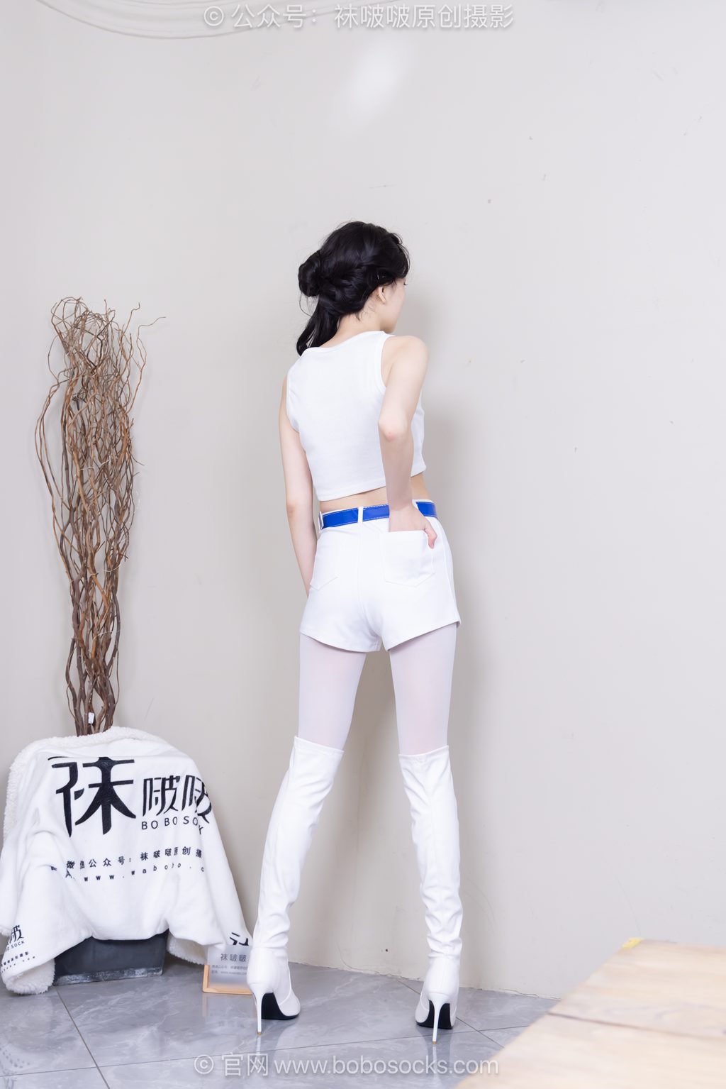[BoBoSocks袜啵啵] NO.735 小甜豆-高跟长靴、厚白丝、油亮薄白丝 [165P/1V/8.07GB] 年费专享-第2张