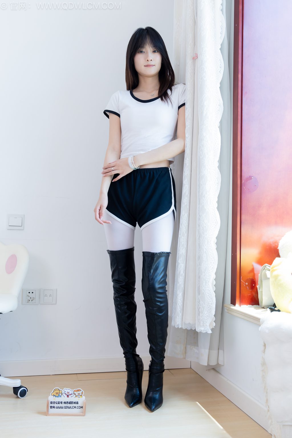 物恋传媒 NO.2748 山奈-黑白琴键 [155P/1V/3.24G] 其它写真-第3张