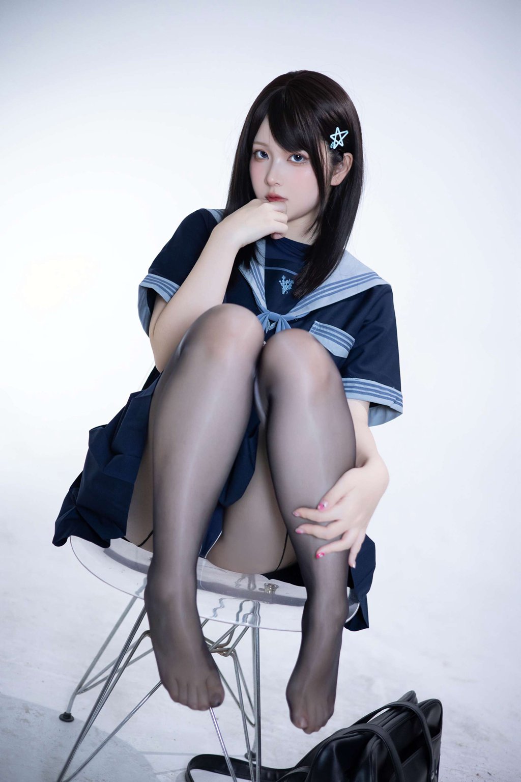 人气Coser@屿鱼 黑丝死库水 [19P/17MB] 网红写真-第1张