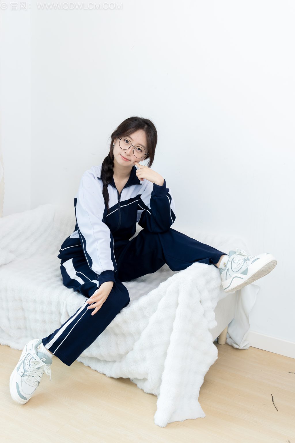 物恋传媒 NO.2791 萌萌-校园时光 [151P/1V/3.92G] 其它写真-第1张