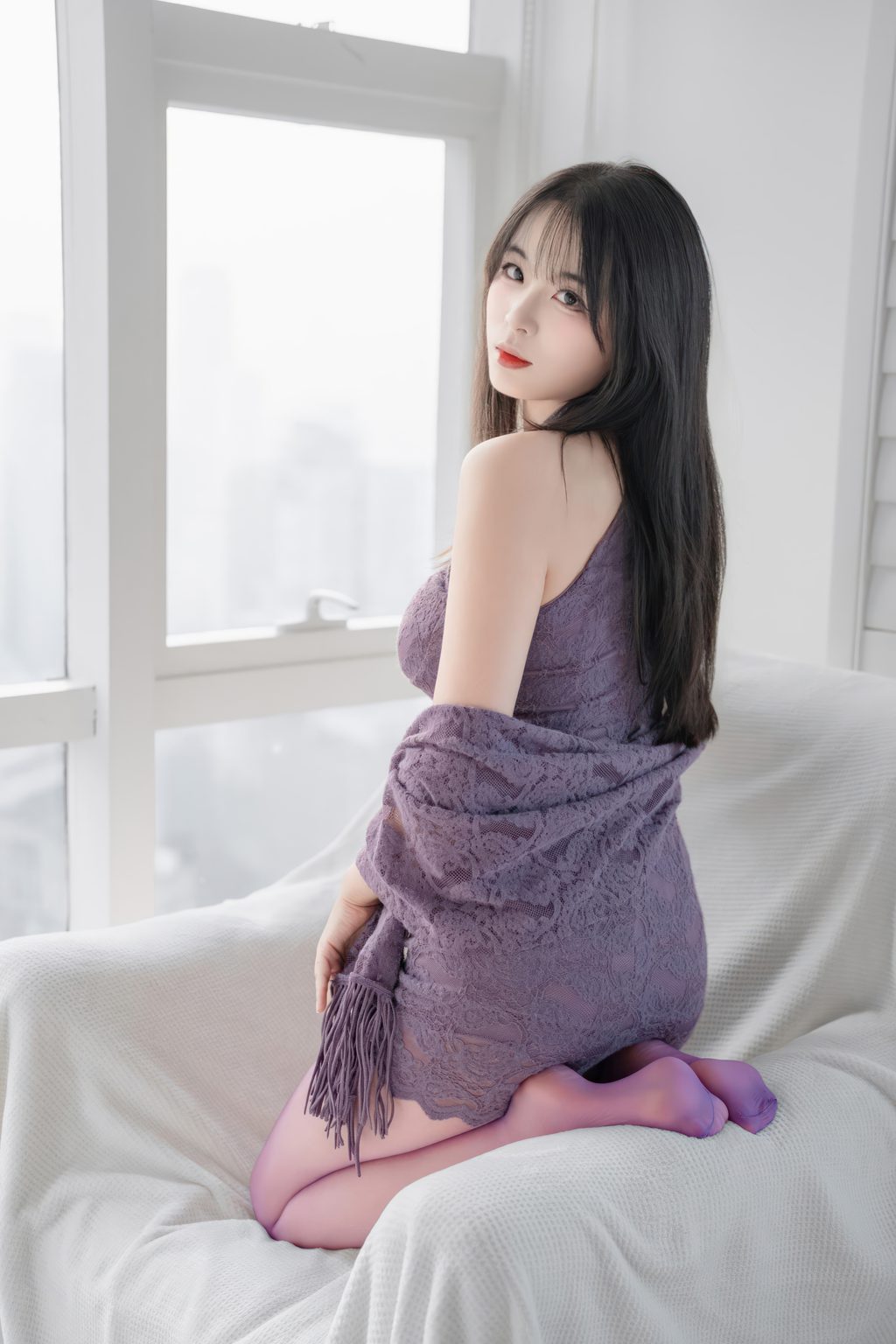 颜值博主@轩萧学姐 紫色旗袍红丝[74P-1V-499.1M] 网红写真-第1张
