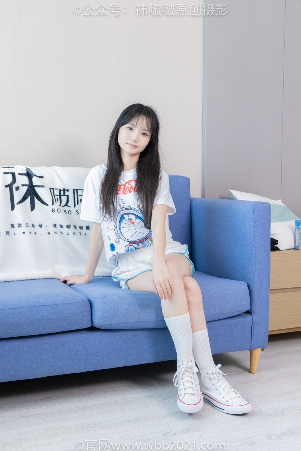 [BoBoSocks袜啵啵] 积分限定作品 NO.046 甜甜圈-匡威帆布鞋、板鞋、白棉袜、黑棉袜 [164P/1V/7.81GB]] 年费专享-第1张