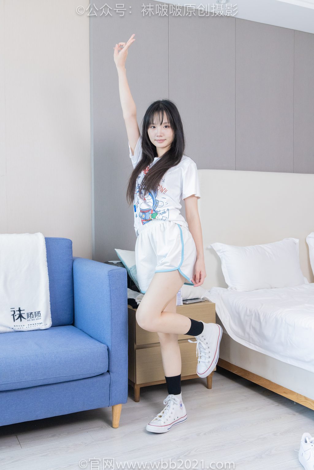 [BoBoSocks袜啵啵] 积分限定作品 NO.046 甜甜圈-匡威帆布鞋、板鞋、白棉袜、黑棉袜 [164P/1V/7.81GB]] 年费专享-第2张