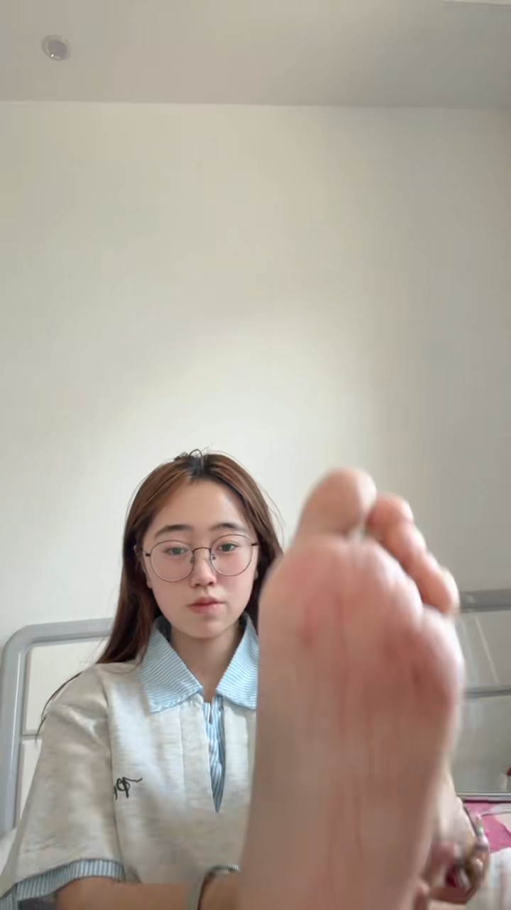 脚模面试脸足同框套路系列-第三季 090号素人[13P/2V/3MB] 年费专享-第3张