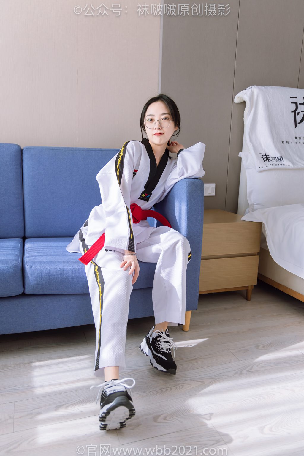 [BoBoSocks袜啵啵] 积分限定作品 NO.044 稚予-跆拳道服、运动鞋、白棉袜、裸足 [130P/1V/5.92GB] 年费专享-第1张
