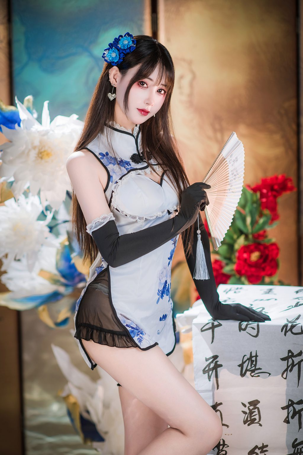 颜值博主@羽生三未 瓶儿 青花瓷旗袍 [25P/214MB] 网红写真-第1张