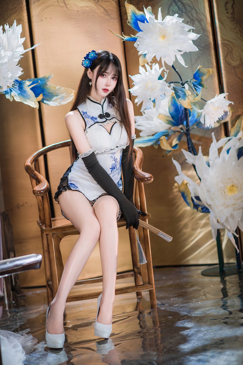 颜值博主@羽生三未 瓶儿 青花瓷旗袍 [25P/214MB] 网红写真-第3张