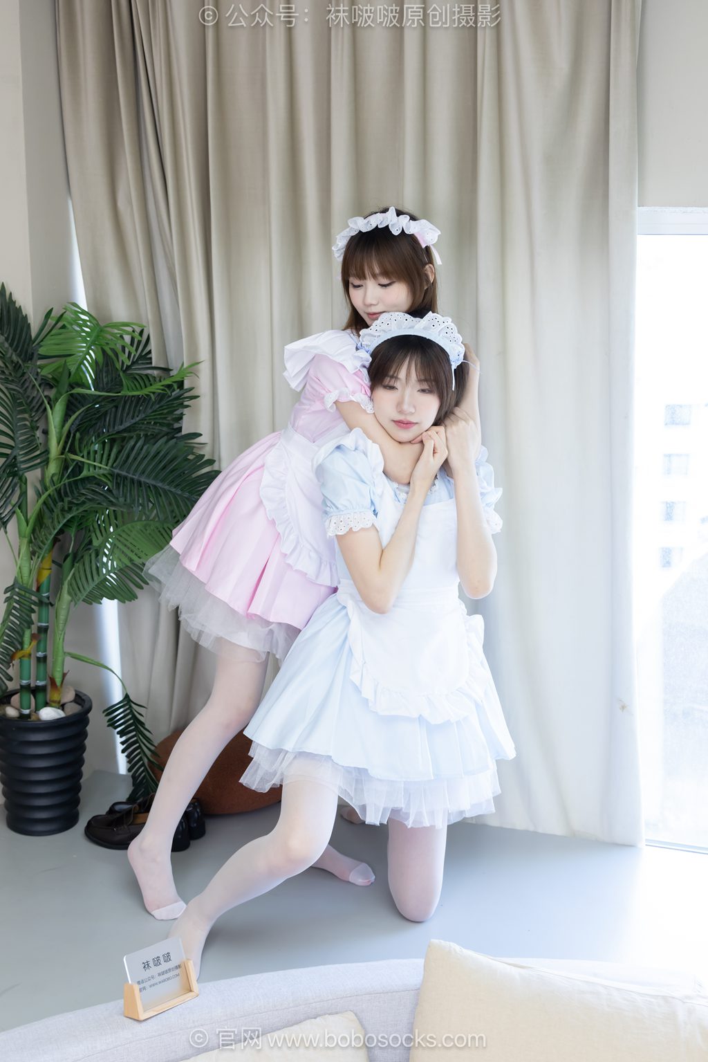 [BoBoSocks袜啵啵] NO.745 小甜豆&甜甜圈-女仆装、皮鞋、薄白丝 [160P/1V/5.87GB] 年费专享-第3张