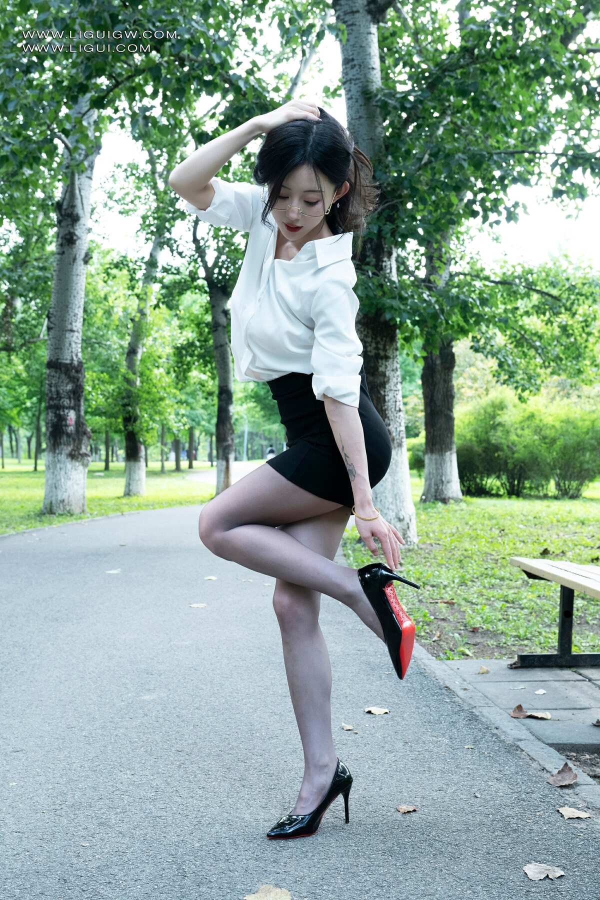 [Ligui丽柜] 2026.07.10 夏日里的黑丝倩影 Xianxian [66P/151MB] Ligui丽柜-第2张